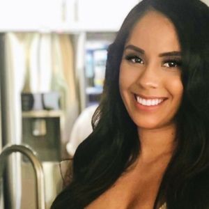 Meet your Posher, Monique